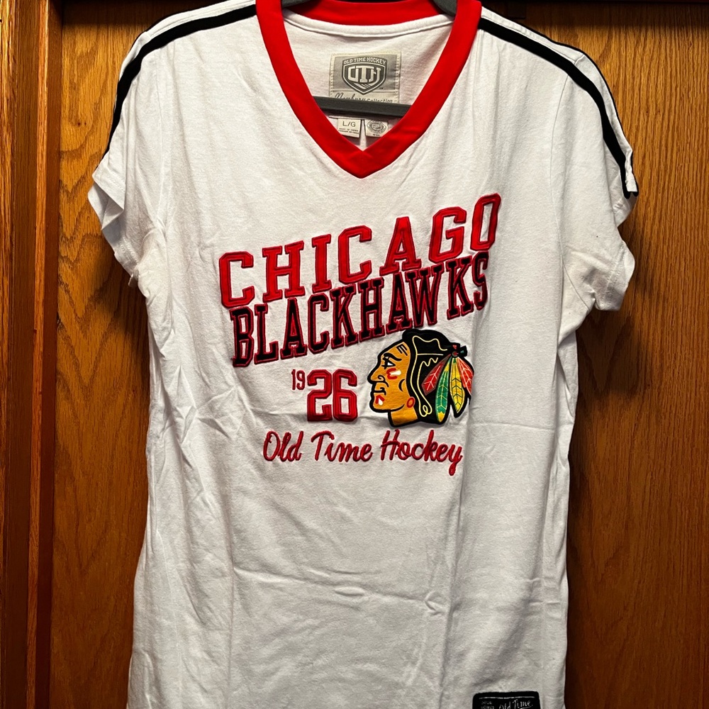 Women’s Chicago Blackhawk’s shirt